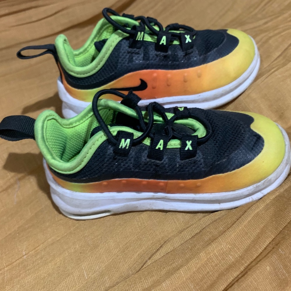 Toddler sneakers